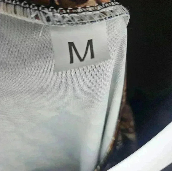 Chinese Dragon Graphic Tee - Picture 3 of 3